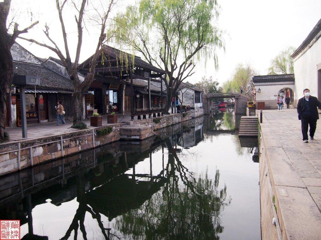 男孩在海底捞想听生日快乐歌,结果尴尬的抠出三室一厅
